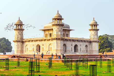Golden Triangle Vacation Package with Ranthambore & Mumbai