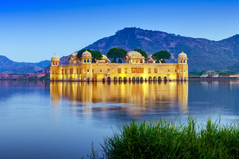 Golden Triangle Vacation Package: Delhi Jaipur Agra